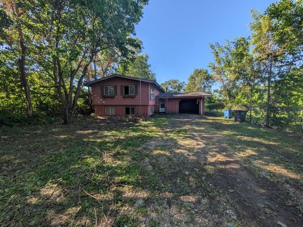 3325 Scott Avenue, Des Moines, IA 50317
