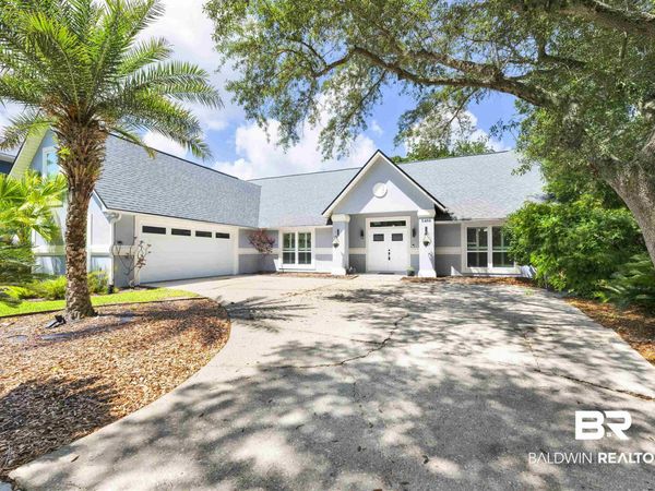 5466 N Shore Road, Pensacola, FL 32507