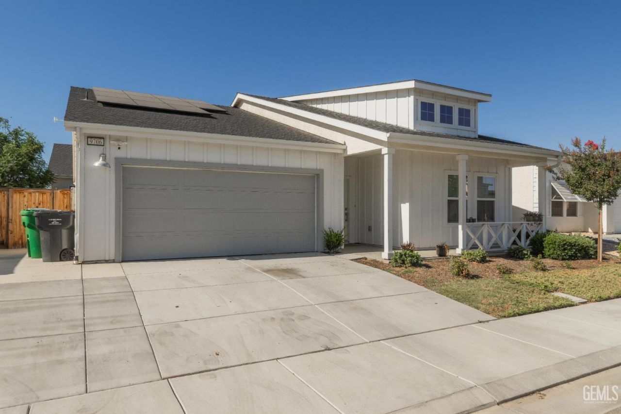 9706 Amberdale Way, Shafter, CA 93263 Main Photo