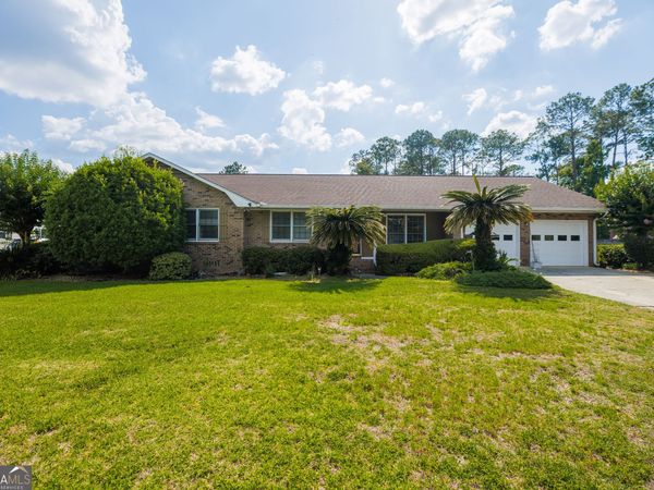 2243 Oakgrove Circle, Valdosta, GA 31602