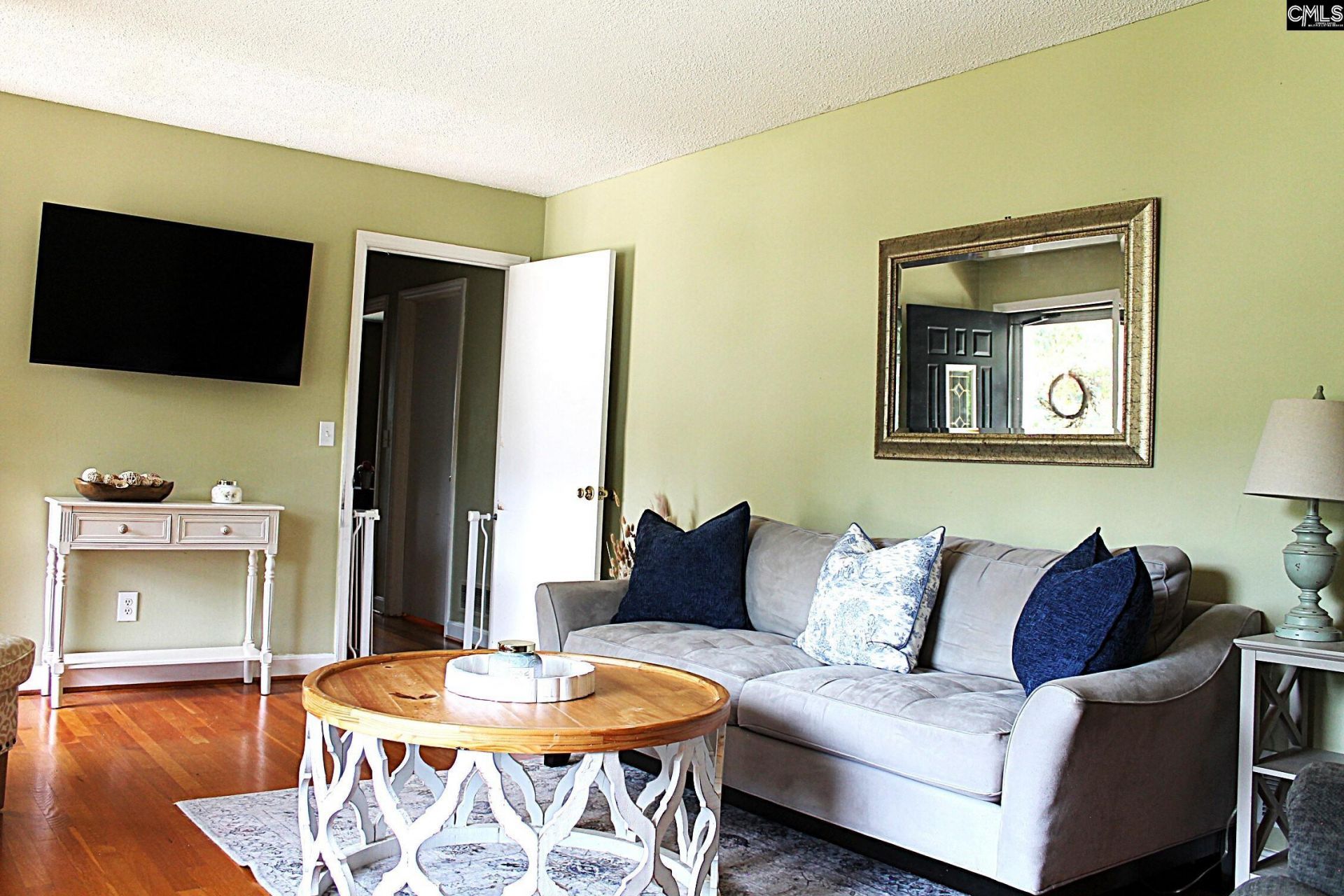 910 Jupiter Street Photo 10
