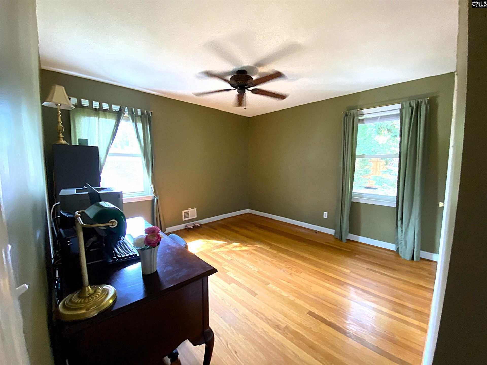 910 Jupiter Station  Photo 15