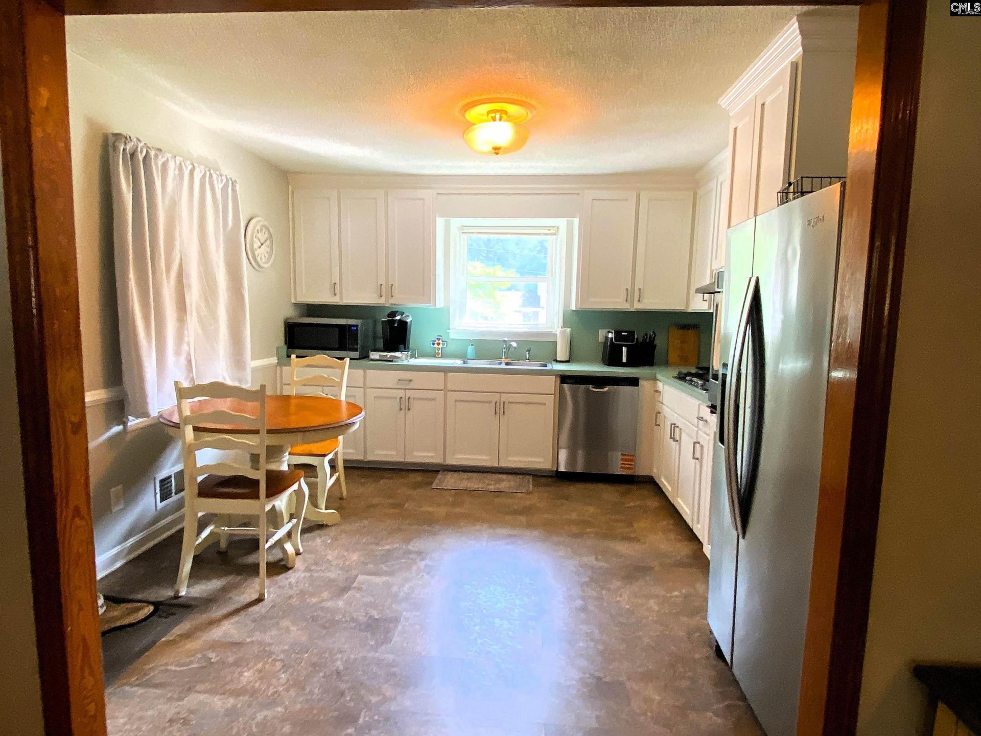910 Jupiter Station  Photo 6