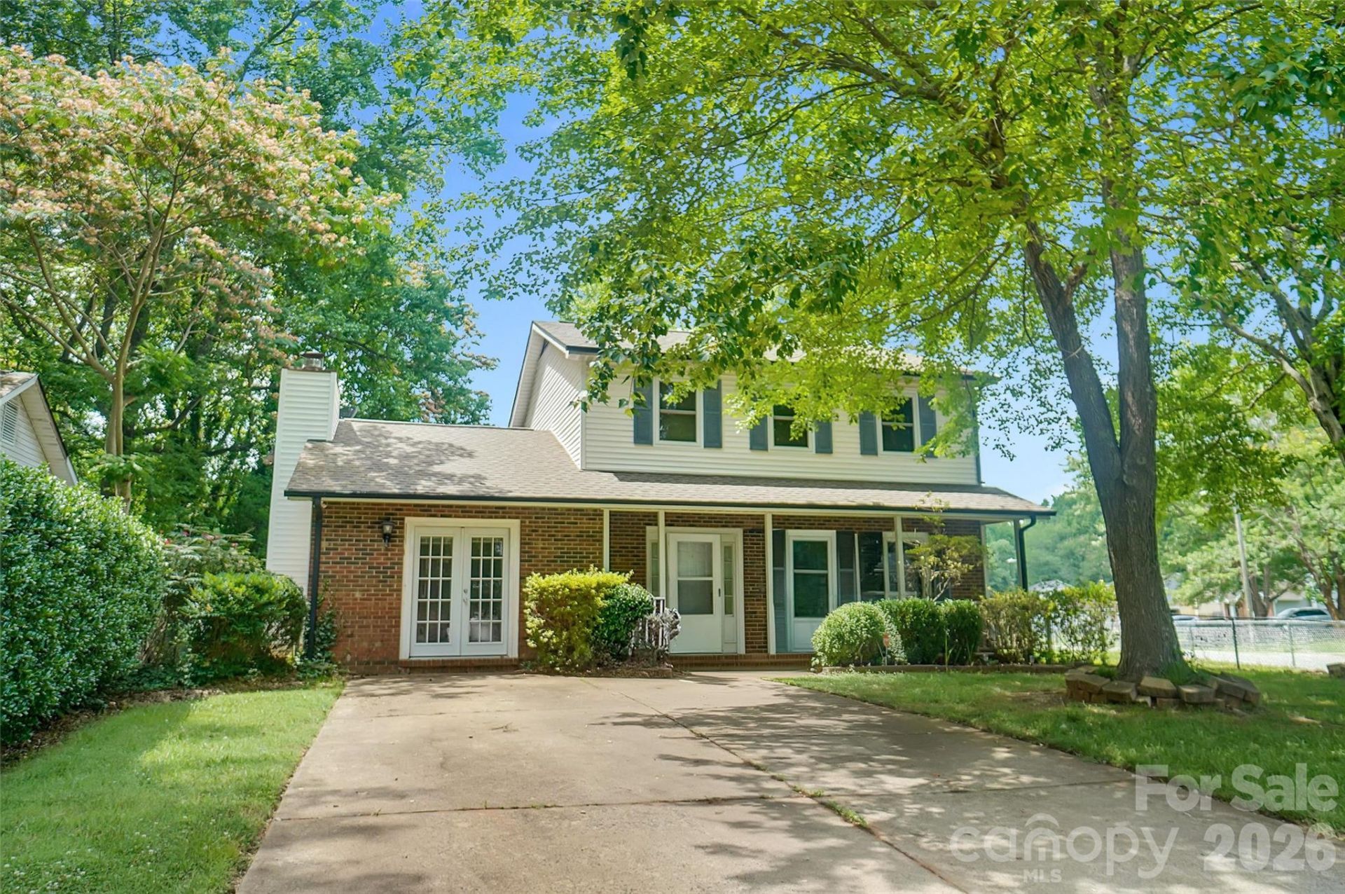 900 Highland Mist Lane , Charlotte, NC 28215 Main Photo