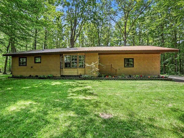 4873 W Birch Lane, Pentwater, MI 49449