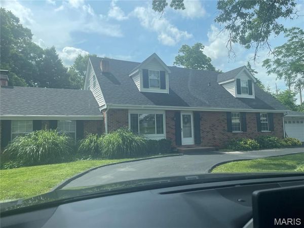 1143 Fernview Drive , Creve Coeur, MO 63141