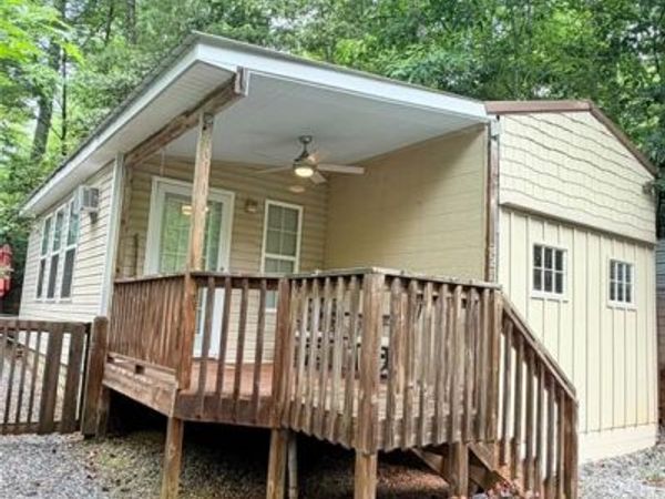 227 Canyon Pass , Cleveland, GA 30528