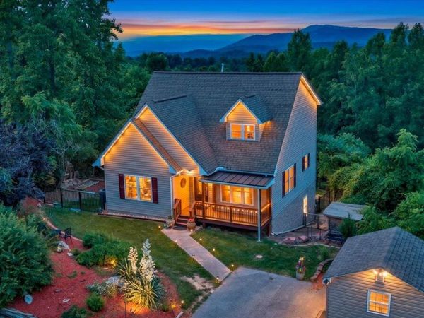 20 Wood Ridge DR , Christiansburg, VA 24073