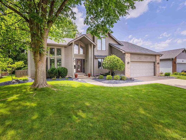 8313 Summerset Place, Fort Wayne, IN 46825