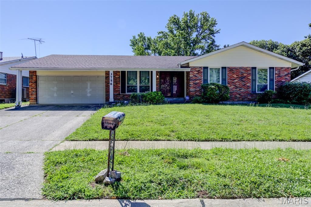 3756 Argonne Forest Drive, Florissant, MO 63034 Main Photo