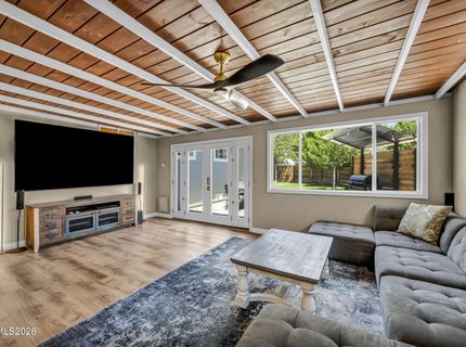 275 Hillcrest Drive, Reno, NV 89509 Photo