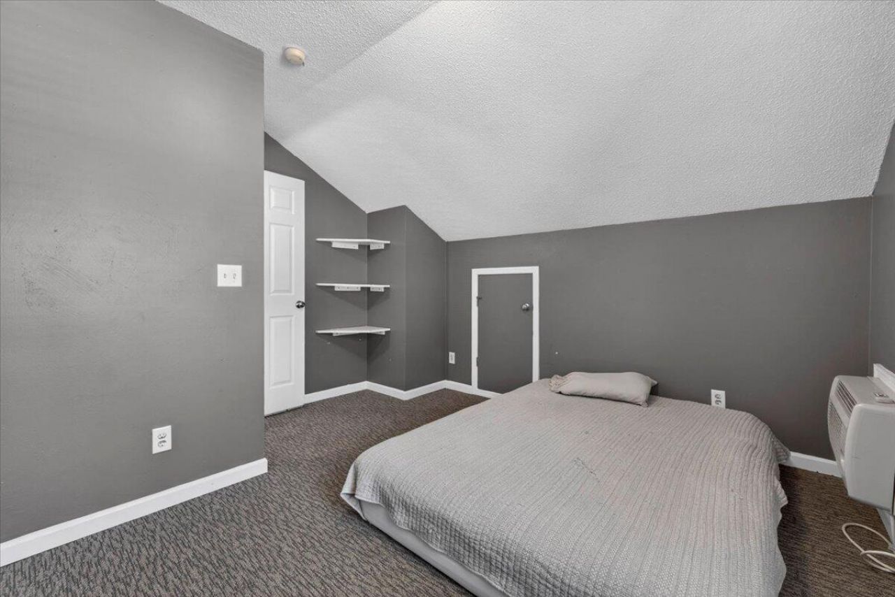 120 Rail Drive Photo 14