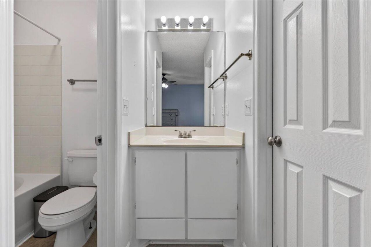120 Rail Drive Photo 17