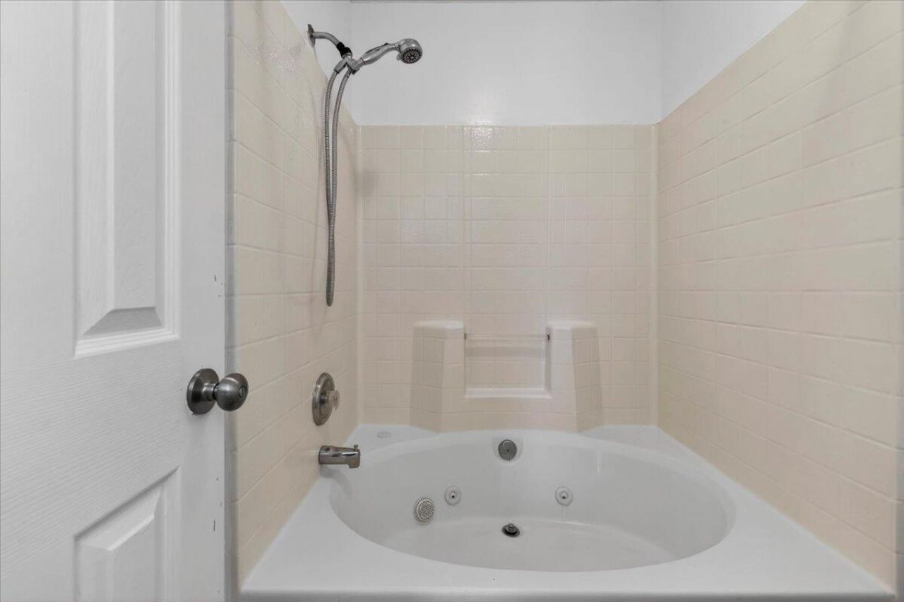 120 Rail Drive Photo 18