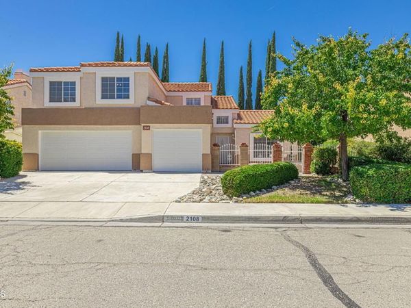 2108 Sunswept Circle, Lancaster, CA 93536