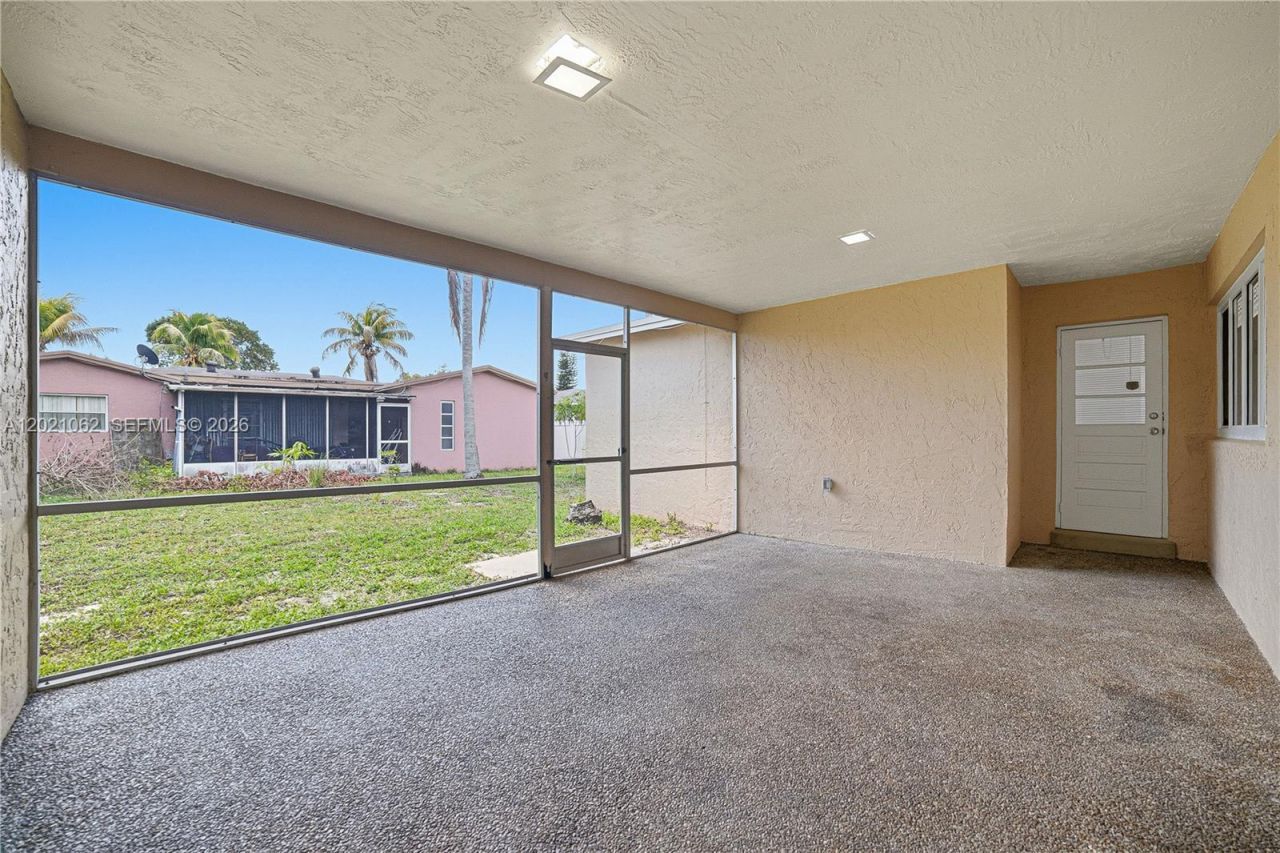 4981 SW 7th St , Margate, FL 33068 Photo