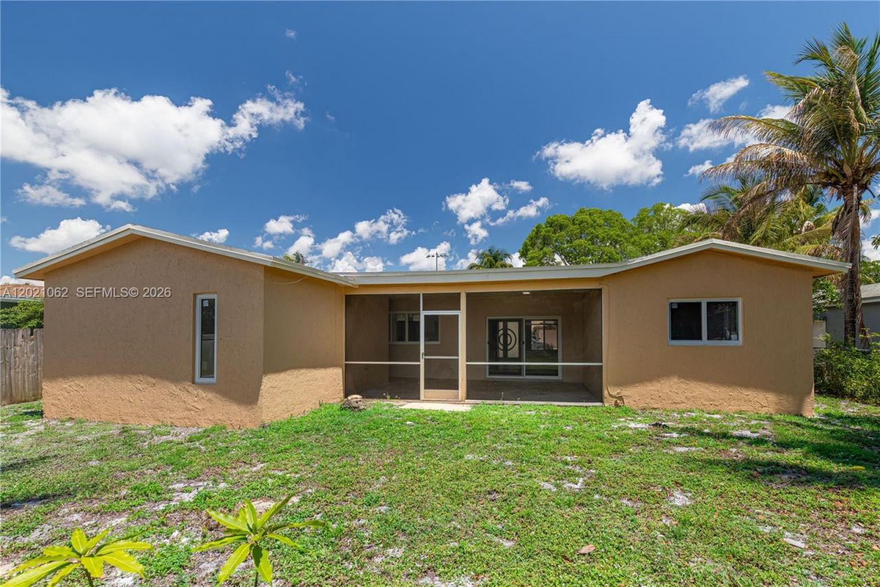 4981 SW 7th St , Margate, FL 33068 Photo