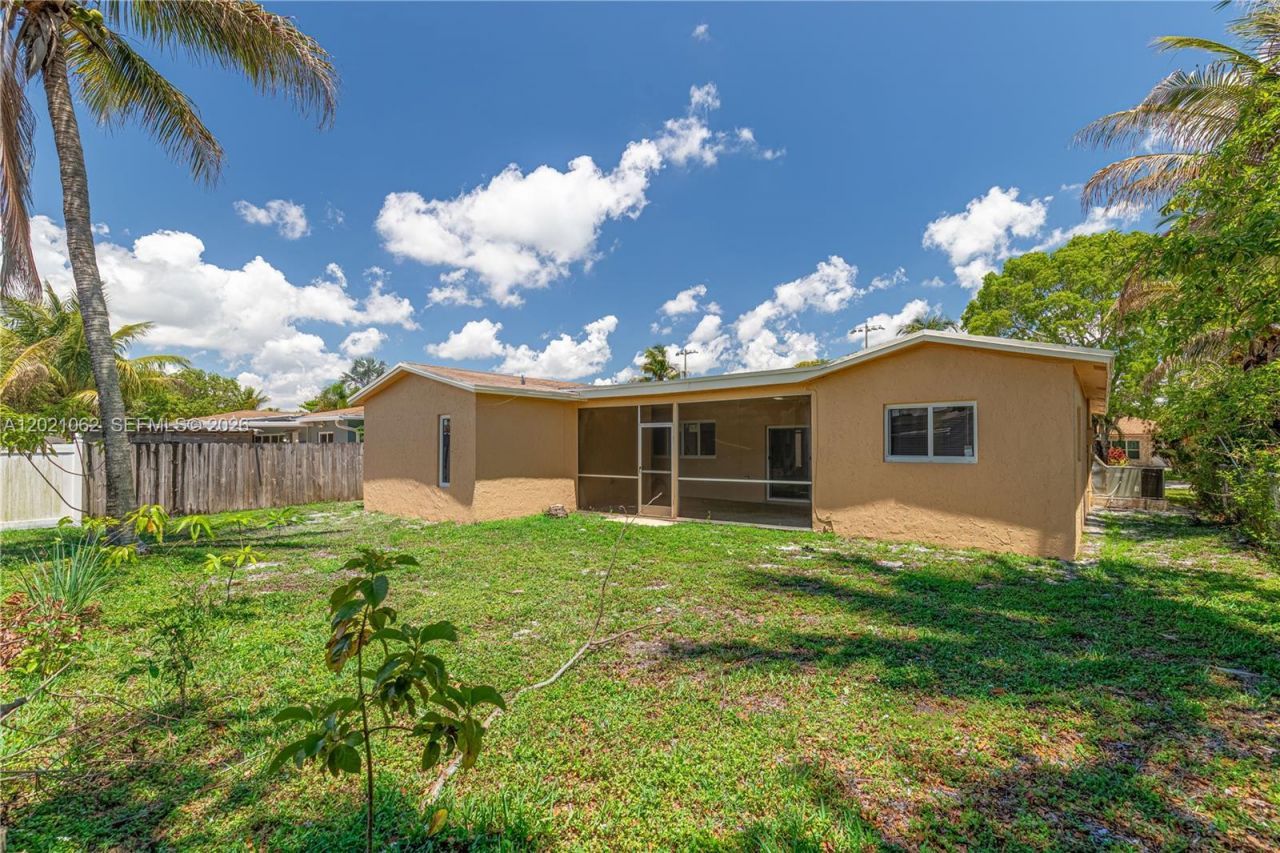 4981 SW 7th St , Margate, FL 33068 Photo