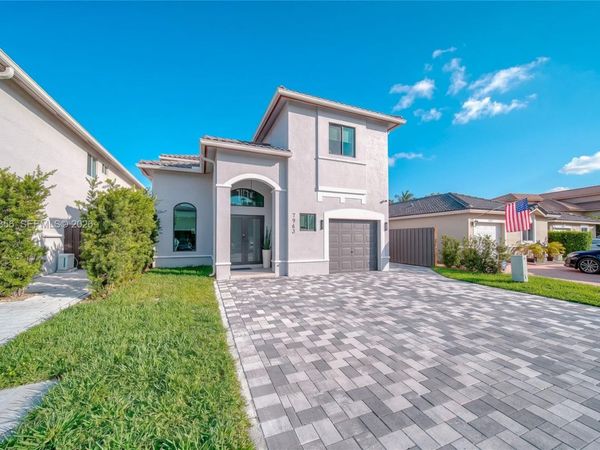 7963 NW 195th Ter , Hialeah, FL 33015