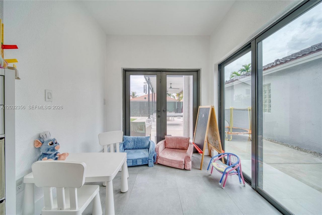 7963 NW 195th Ter , Hialeah, FL 33015 Photo