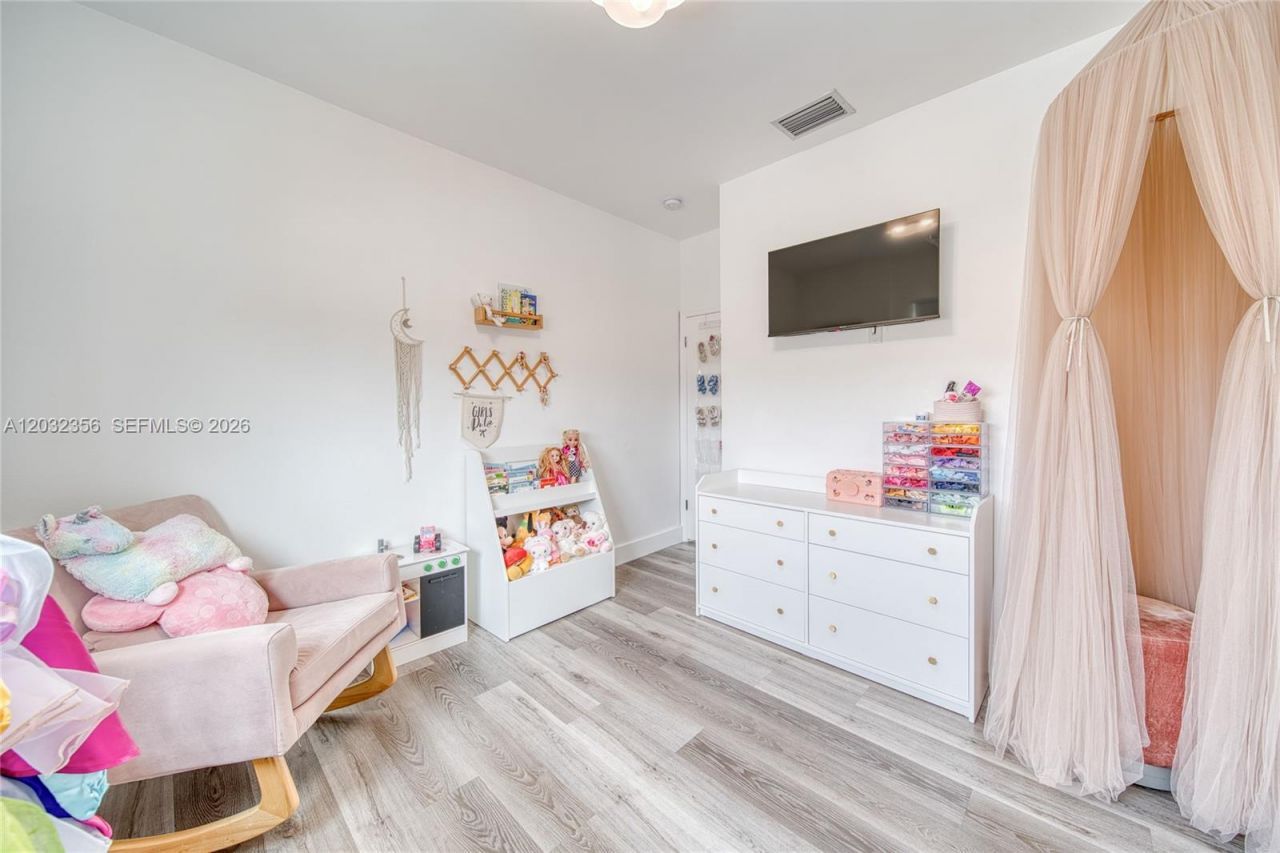 7963 NW 195th Ter , Hialeah, FL 33015 Photo