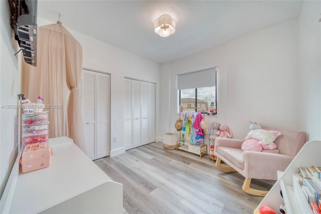 7963 NW 195th Ter , Hialeah, FL 33015 Photo