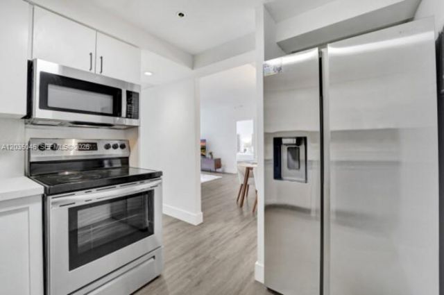 5225 Collins Ave , Unit 1606, Miami Beach, FL 33140 Photo
