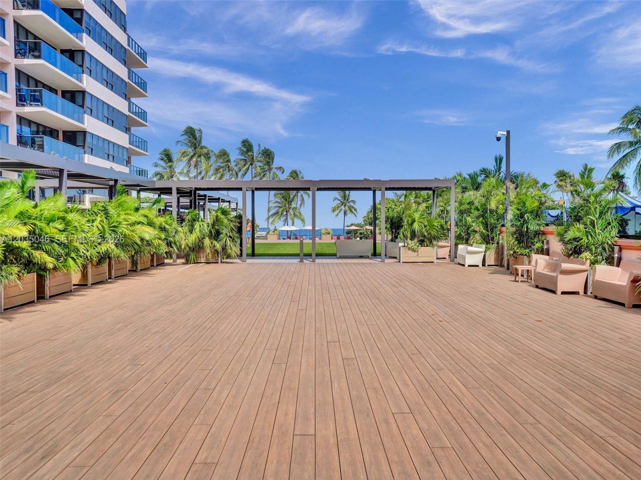 5225 Collins Ave , Unit 1606, Miami Beach, FL 33140 Photo