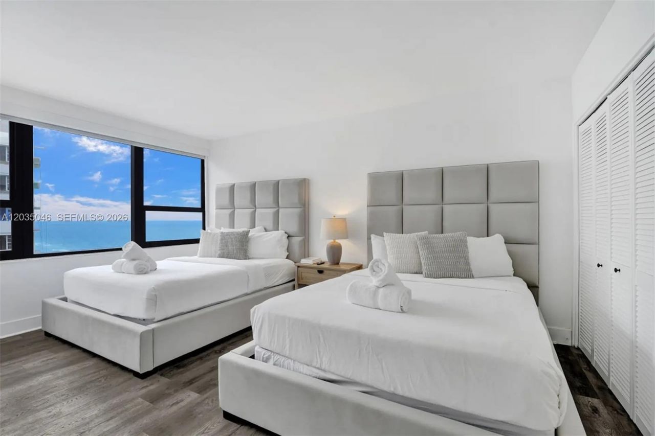 5225 Collins Ave , Unit 1606, Miami Beach, FL 33140 Photo