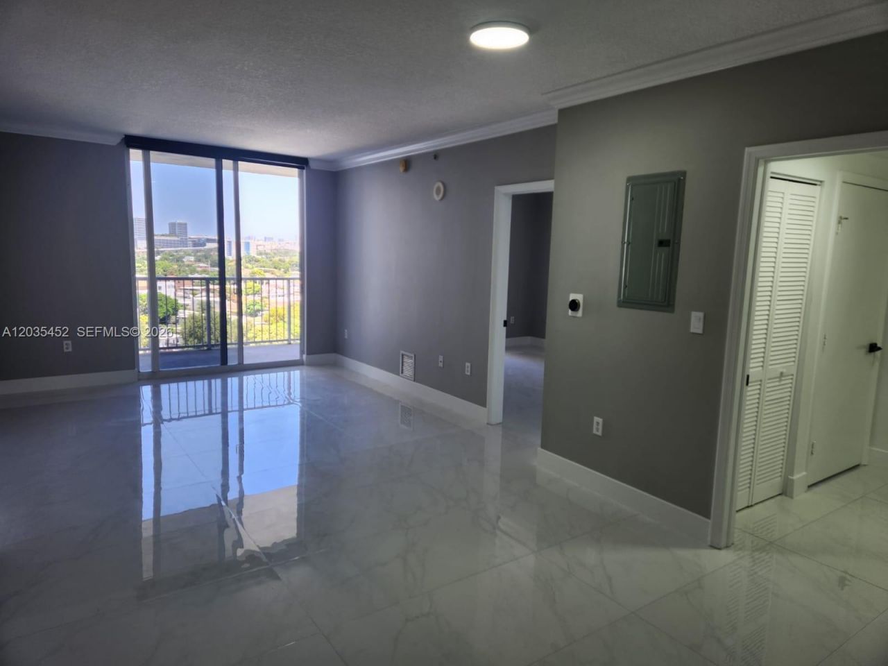 1 Glen Royal Pkwy, Unit 1006, Miami, FL 33125 Photo