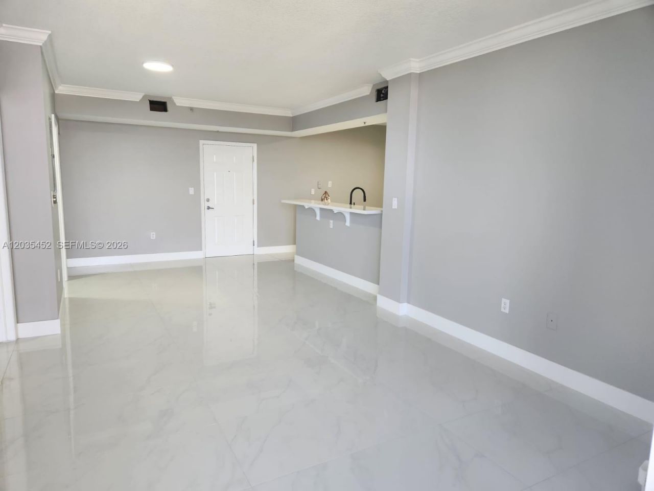 1 Glen Royal Pkwy, Unit 1006, Miami, FL 33125 Photo