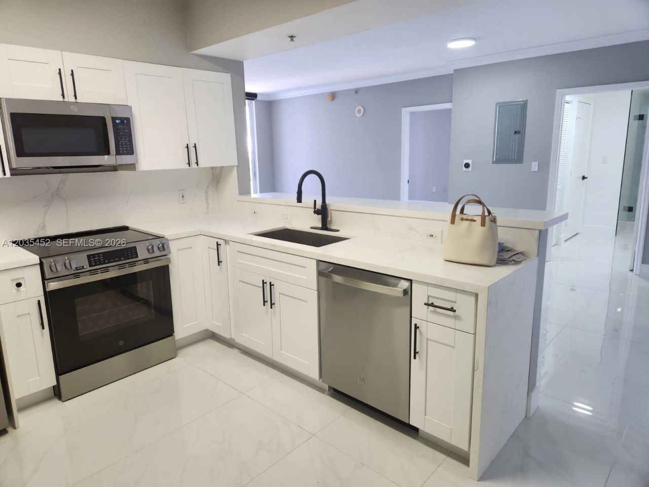 1 Glen Royal Pkwy, Unit 1006, Miami, FL 33125 Photo