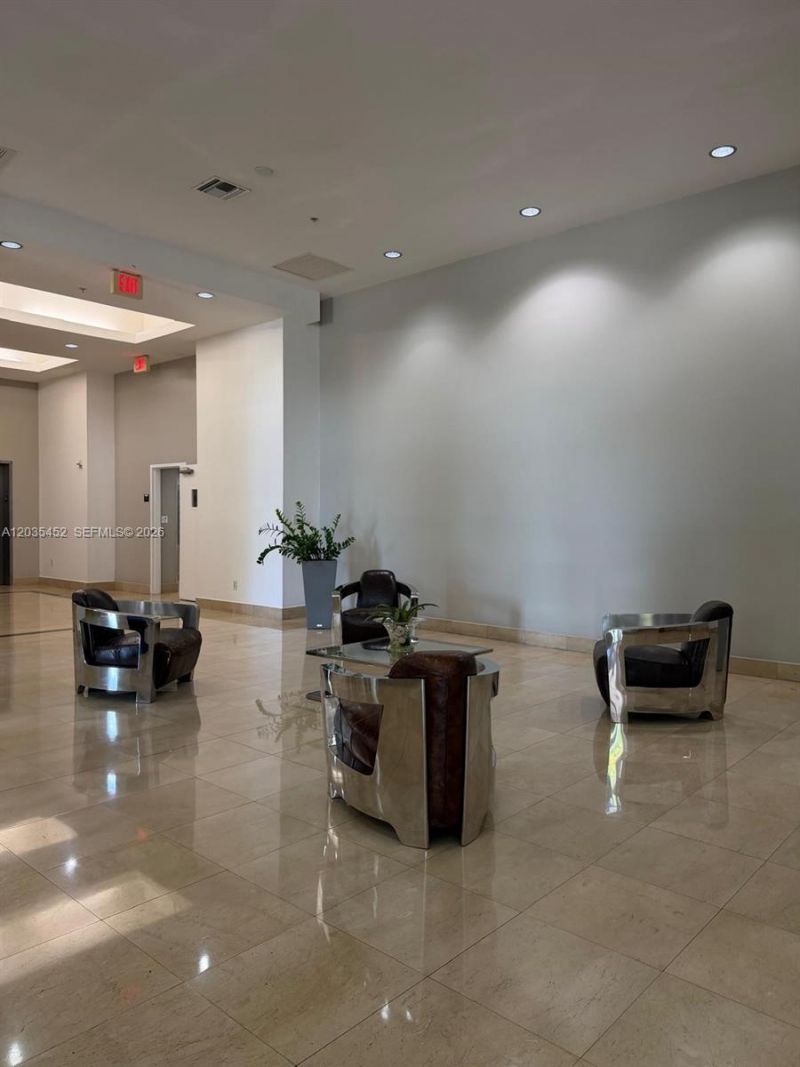 1 Glen Royal Pkwy, Unit 1006, Miami, FL 33125 Photo