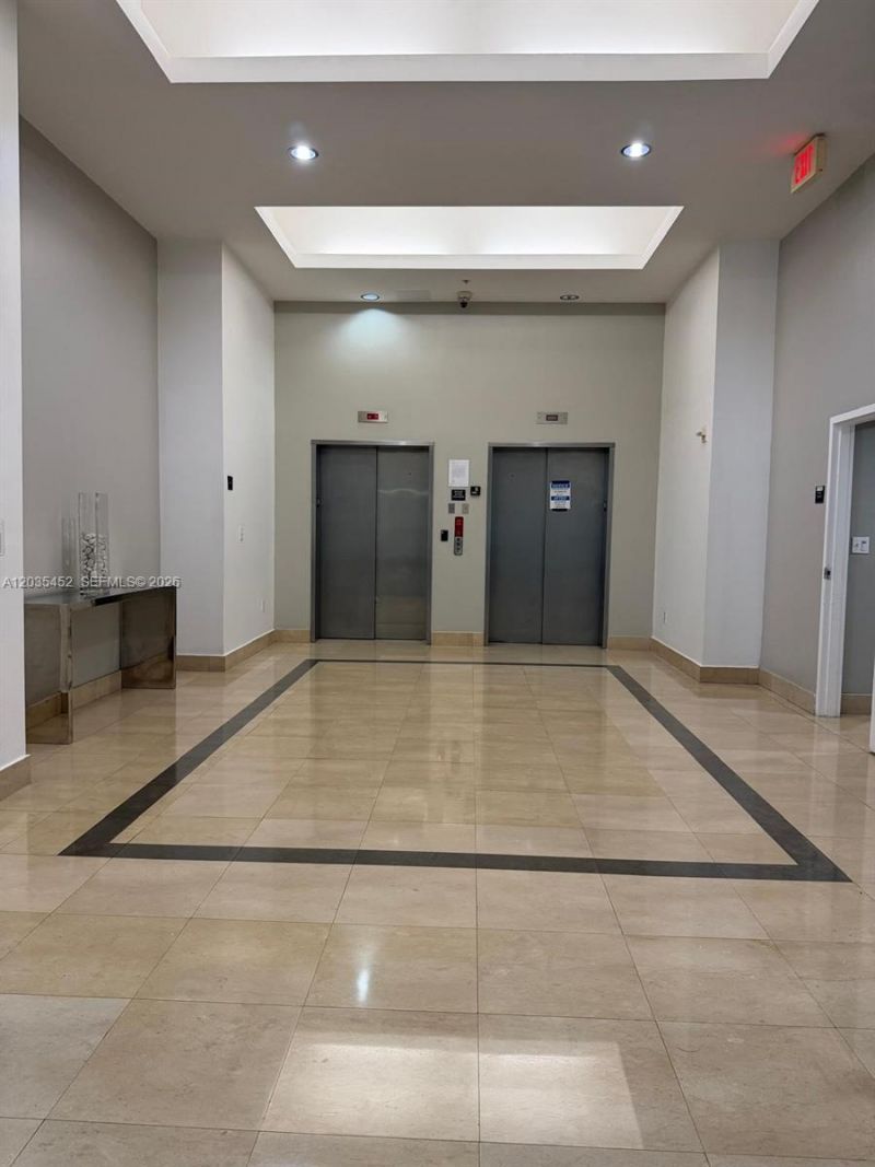 1 Glen Royal Pkwy, Unit 1006, Miami, FL 33125 Photo