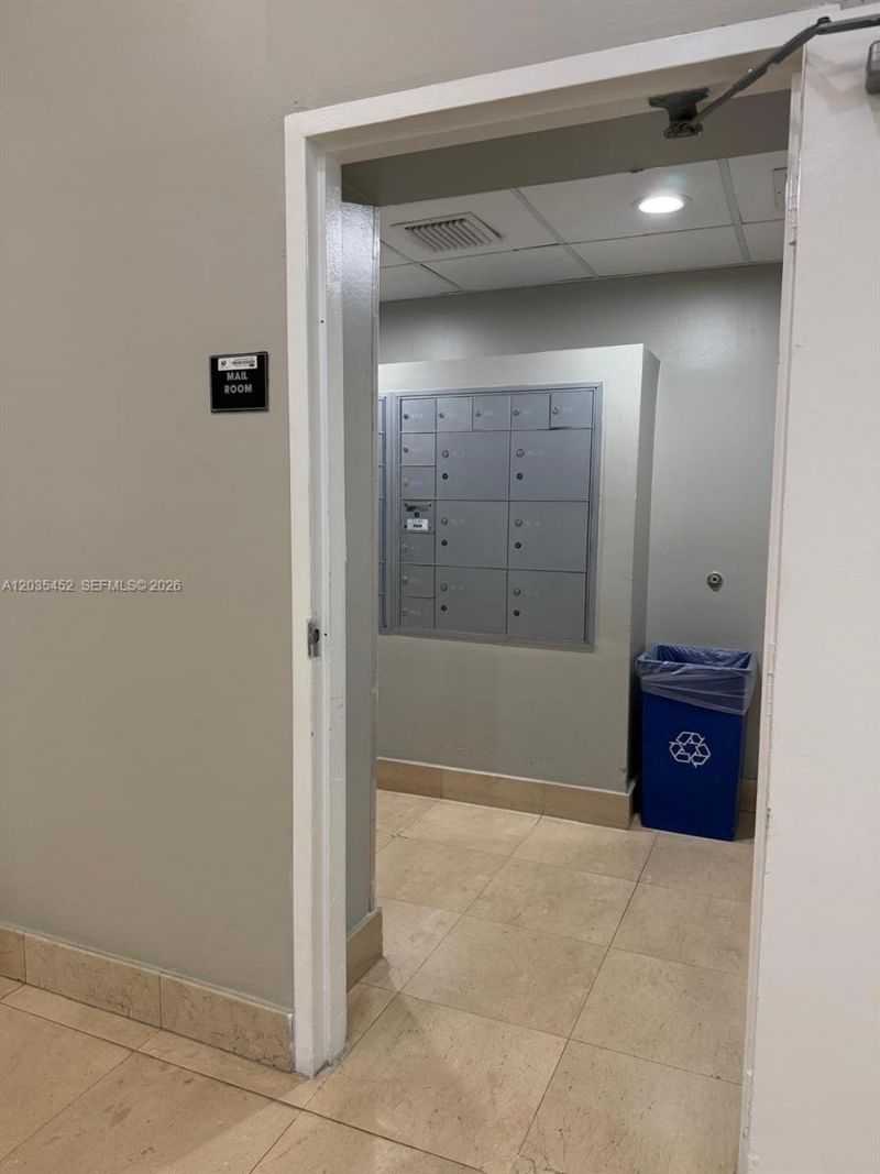 1 Glen Royal Pkwy, Unit 1006, Miami, FL 33125 Photo