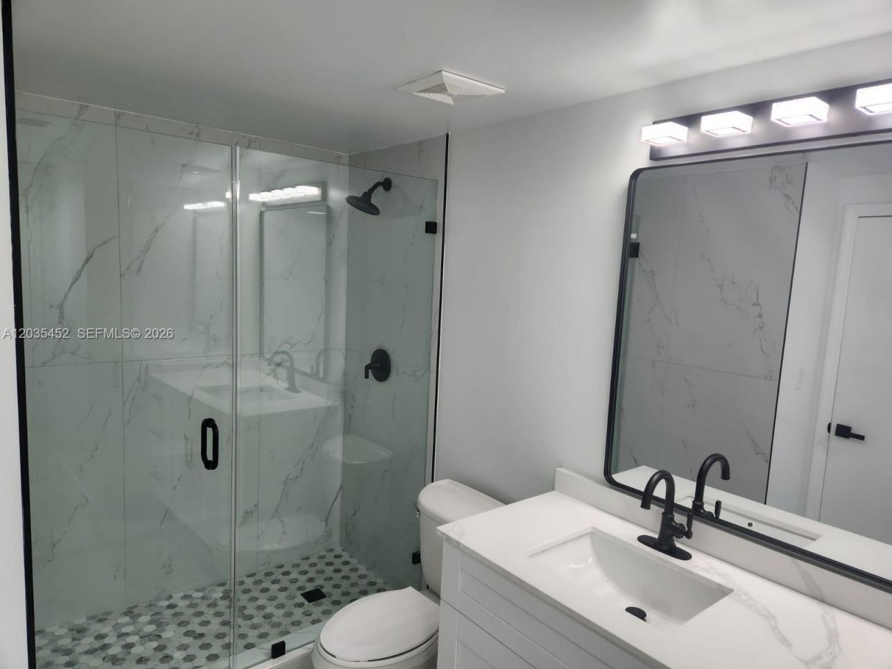 1 Glen Royal Pkwy, Unit 1006, Miami, FL 33125 Photo