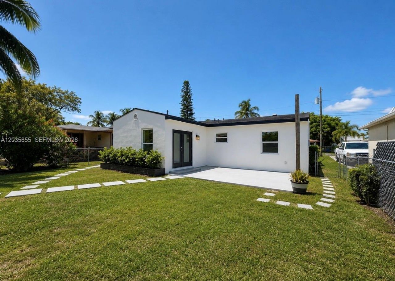 2426 Arthur St , Hollywood, FL 33020 Photo