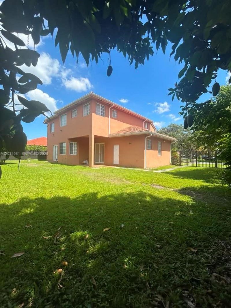 7856 NW 167th Ter , Miami Lakes, FL 33016 Photo