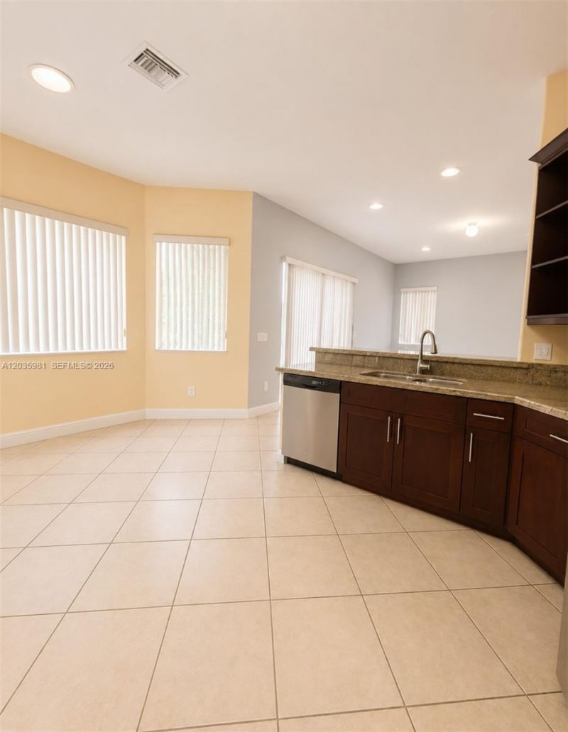 7856 NW 167th Ter , Miami Lakes, FL 33016 Photo