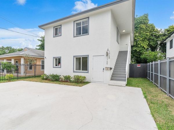 1766 NW 68th Ter , Miami, FL 33147