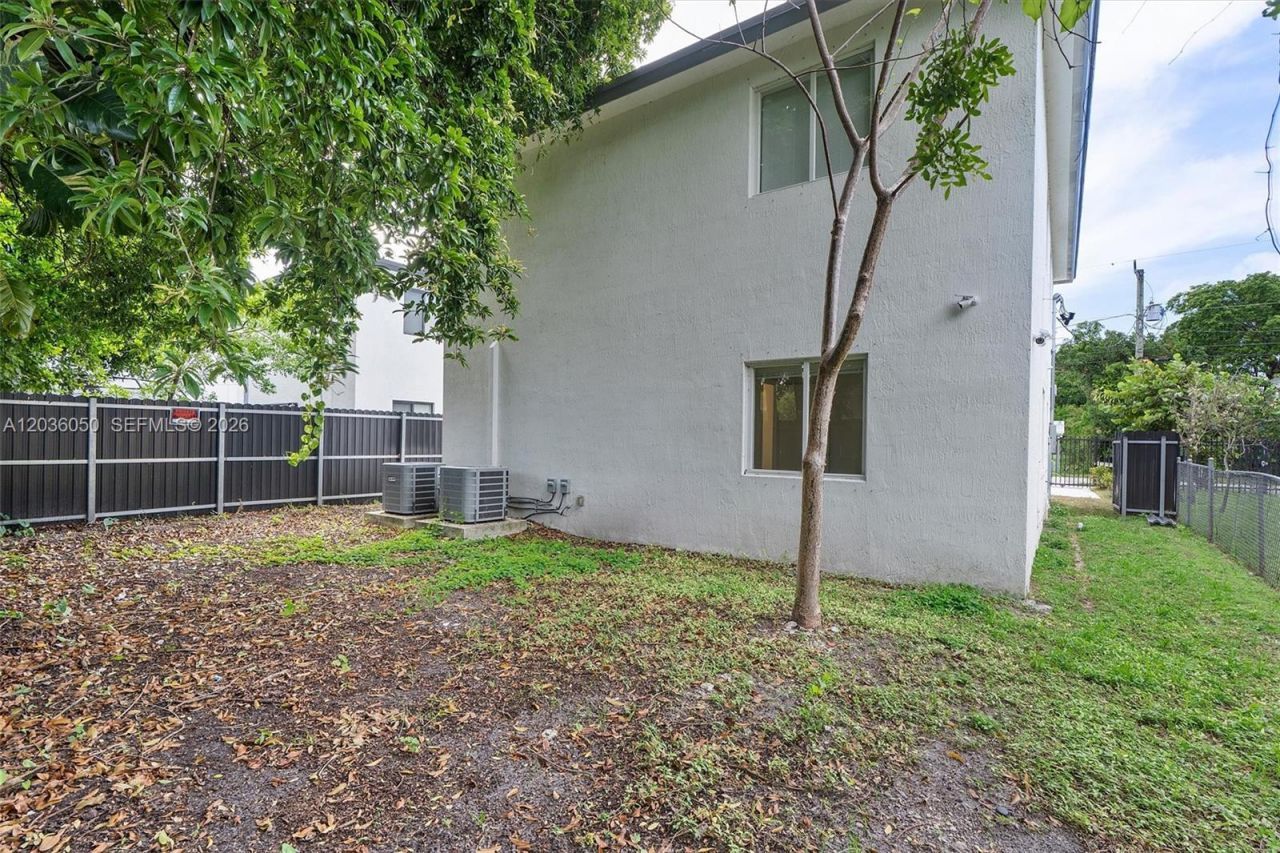 1766 NW 68th Ter , Miami, FL 33147 Photo
