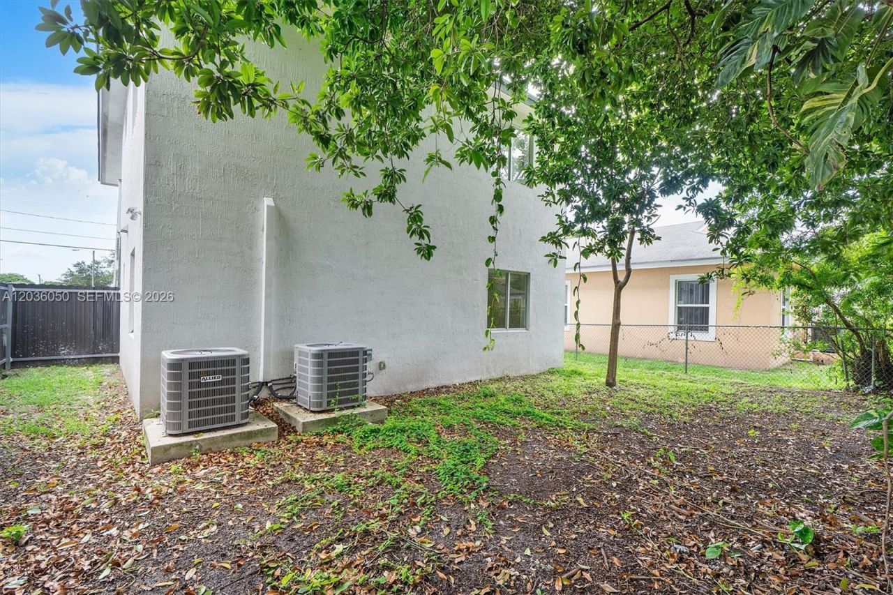 1766 NW 68th Ter , Miami, FL 33147 Photo