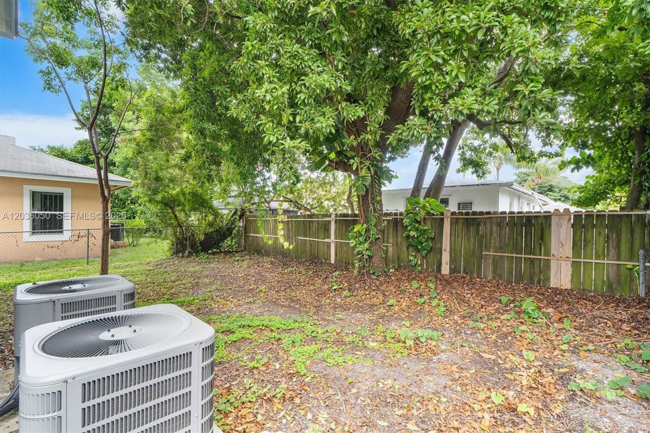 1766 NW 68th Ter , Miami, FL 33147 Photo