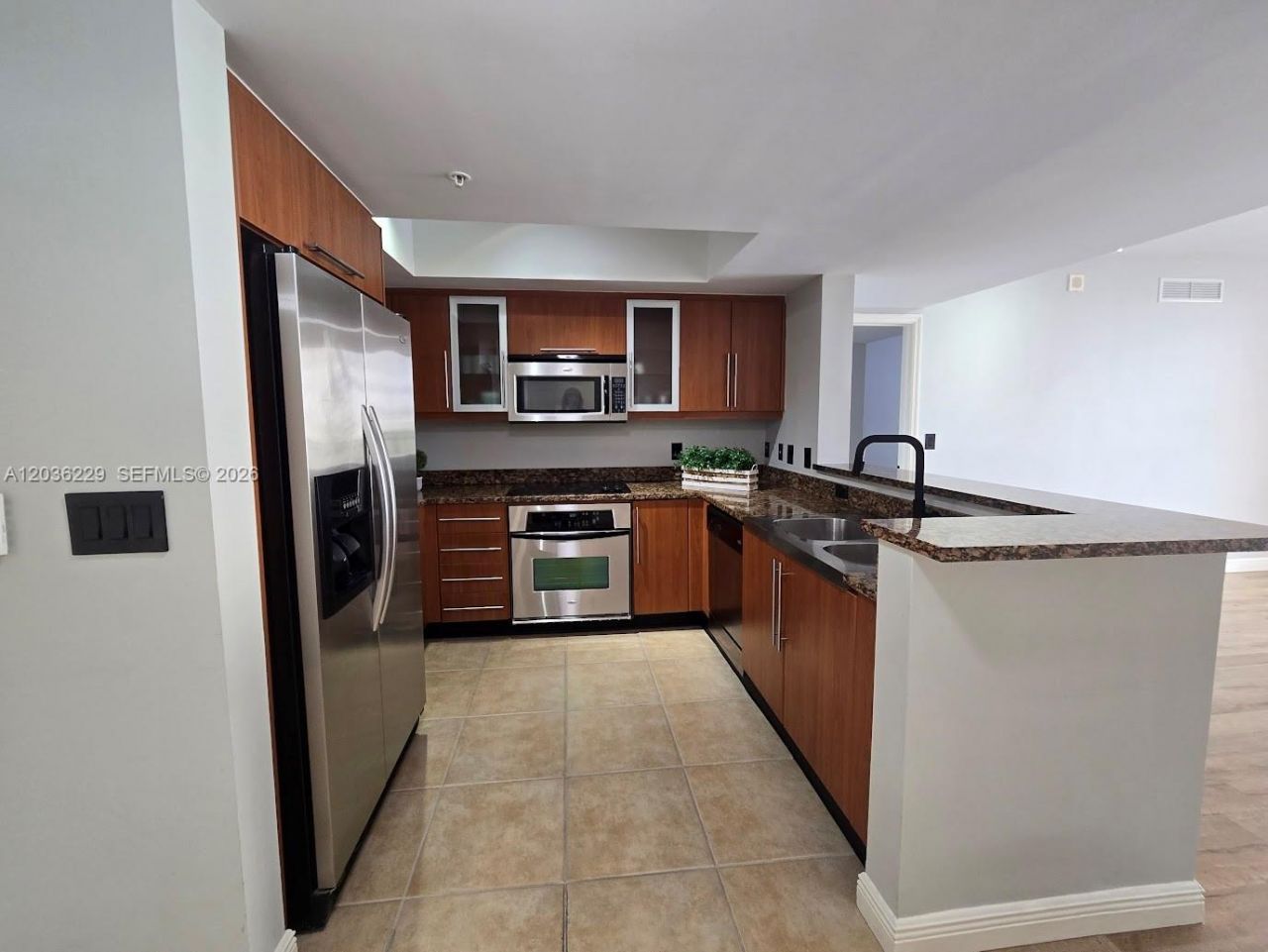 888 S Douglas Rd , Unit 605, Coral Gables, FL 33134 Photo