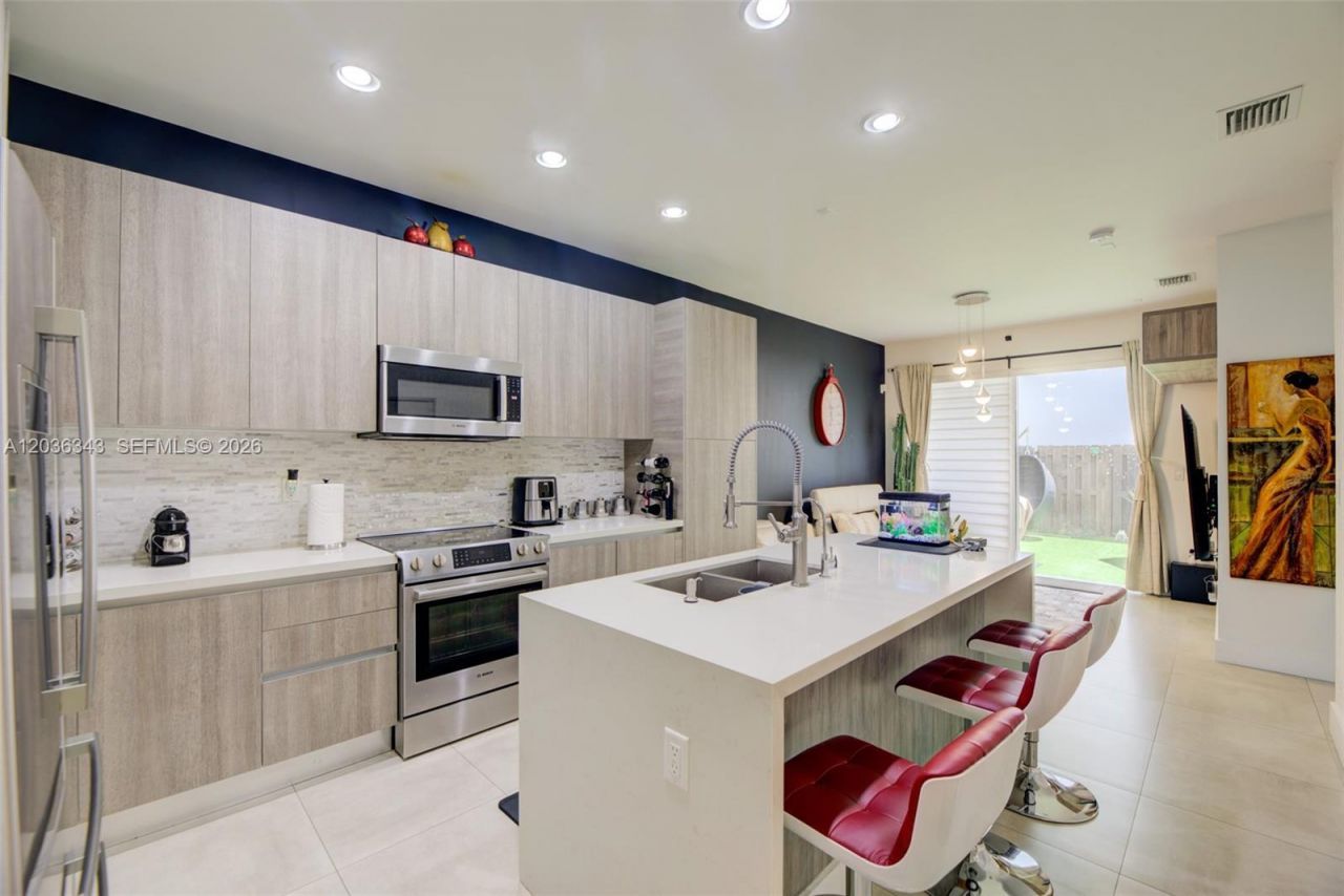 7117 NW 103rd Path, Doral, FL 33178 Photo