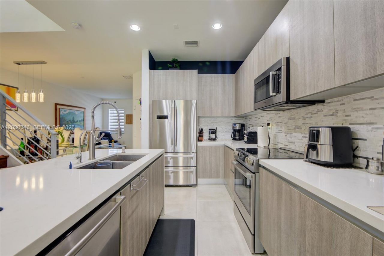 7117 NW 103rd Path, Doral, FL 33178 Photo