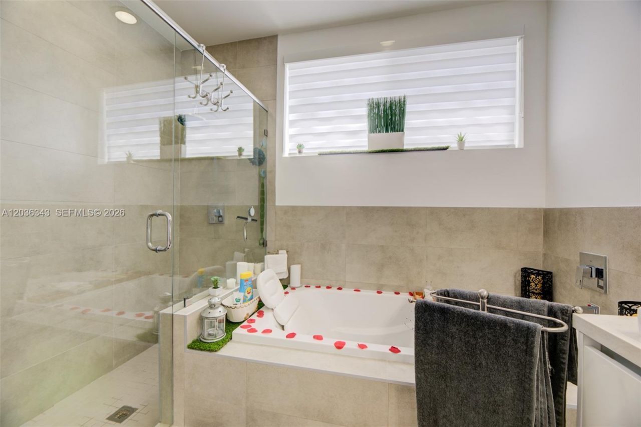 7117 NW 103rd Path, Doral, FL 33178 Photo