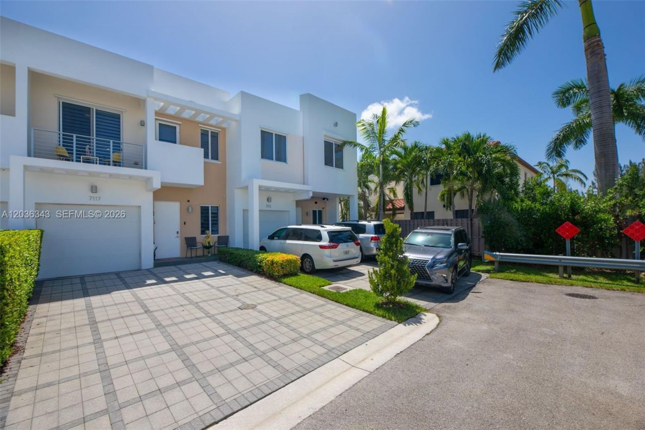 7117 NW 103rd Path, Doral, FL 33178 Photo