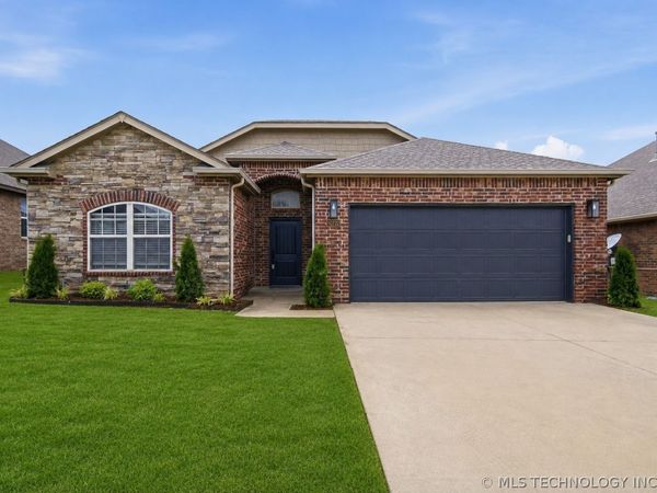 10722 Masters Circle , Jenks, OK 74037