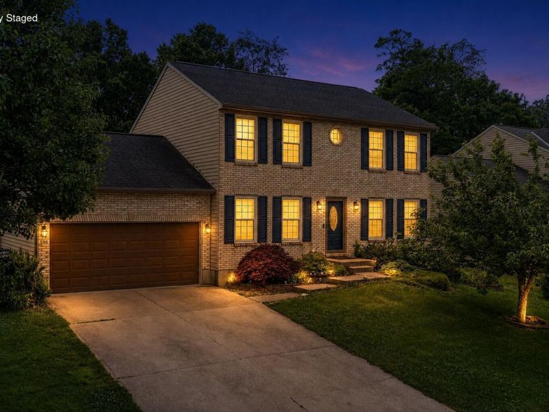 596 Buckshire Glen Drive, Florence, KY 41042 Photo 2